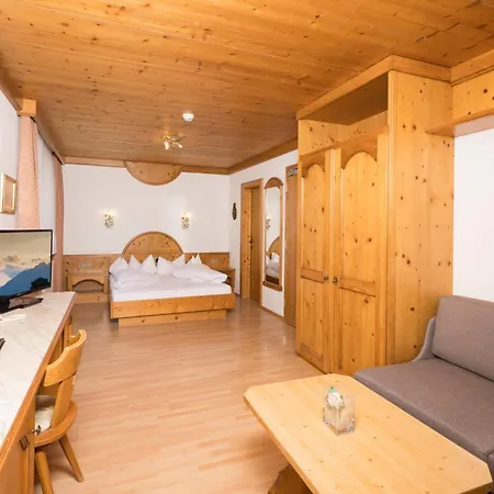 Hotel Brennerspitz Neustift im Stubaital Exterior photo